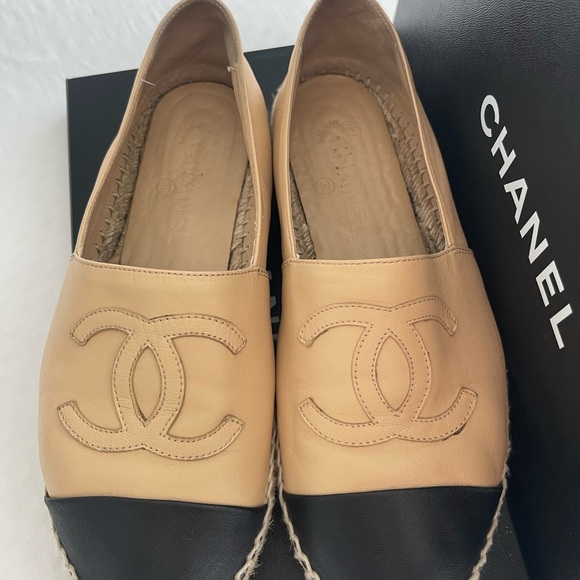 Authentic Chanel Lambskin Beige and Black Edpadrilles - Picture 2 of 11